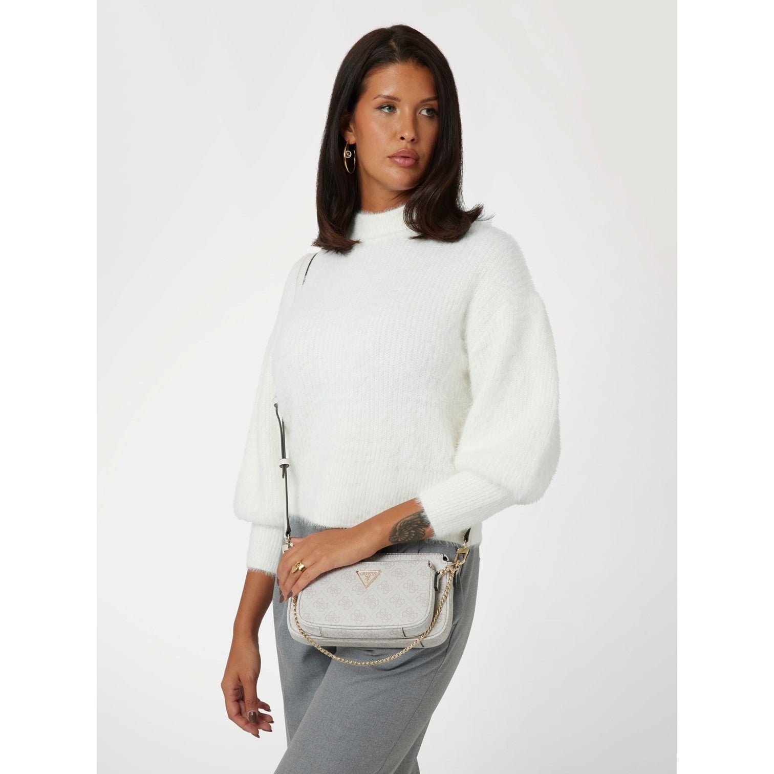 Guess Noelle Axelremsväska 2in1 Vit