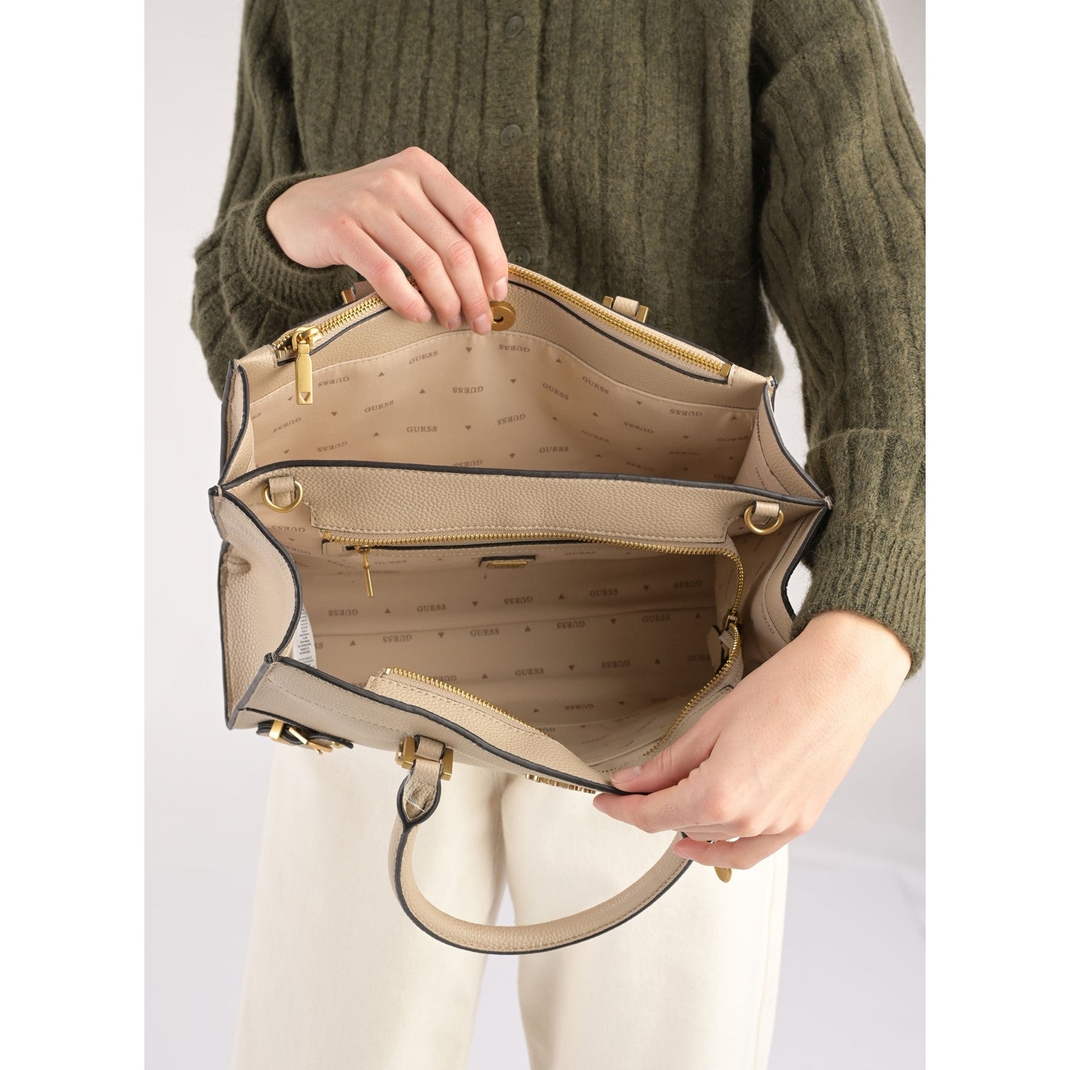 Guess Didi Handväska Mellanstor Beige