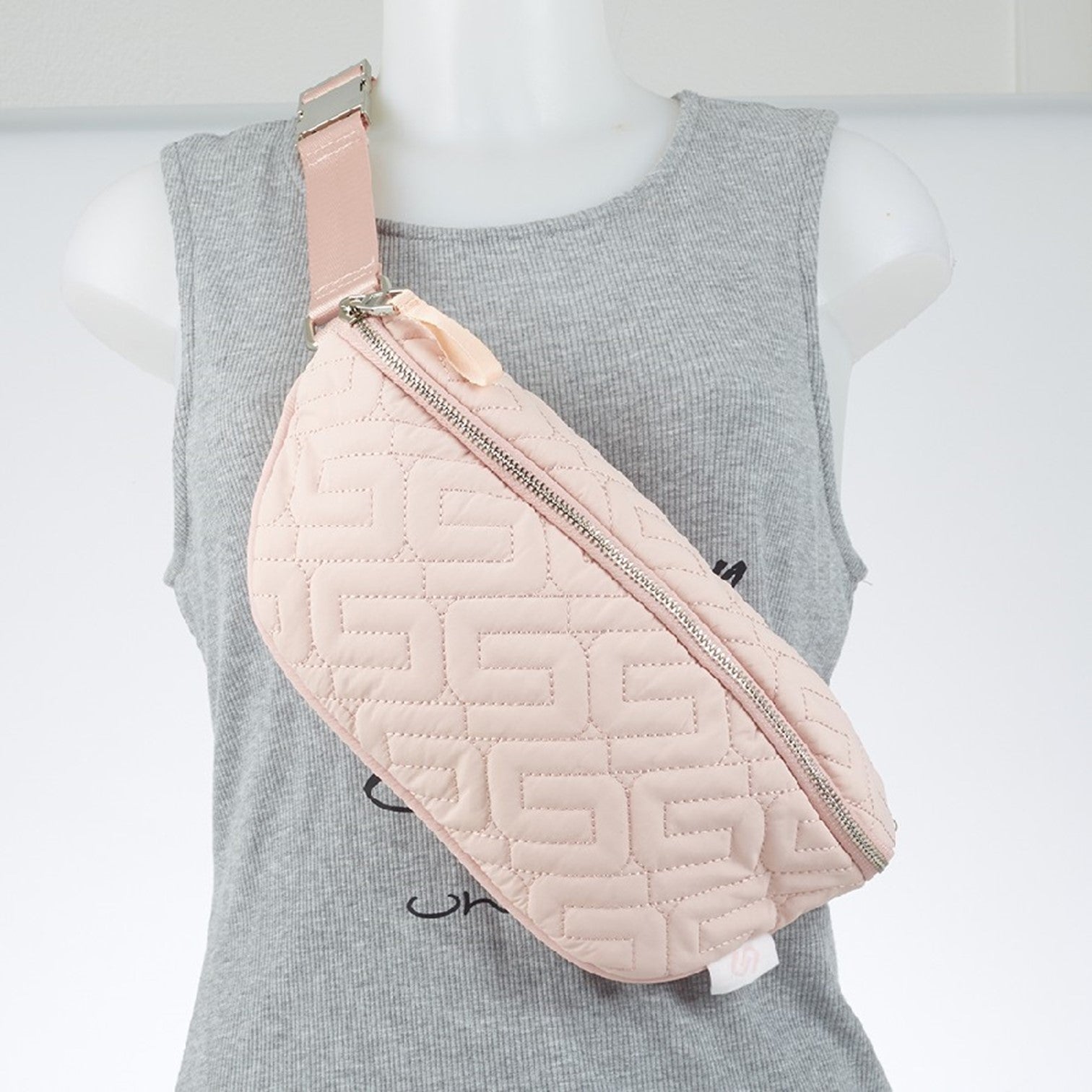 Ulrika Dam Recycled Midjeväska Svart